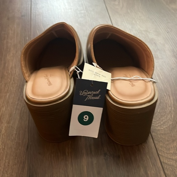 Universal Thread Size 9 Platform Clogs - Picture 3 of 4